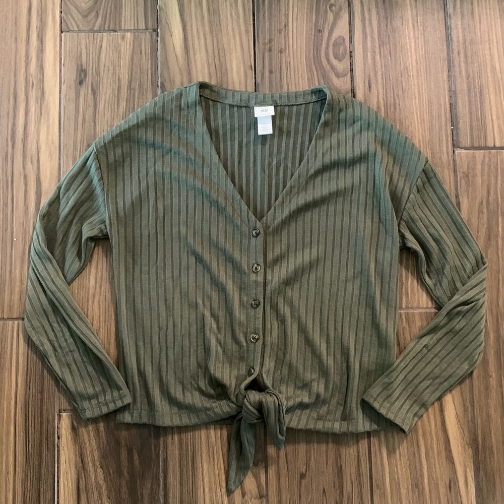 H&M | Ribbed Button Down Tie Hem Long Sleeve | Khaki Green | Women’s | S